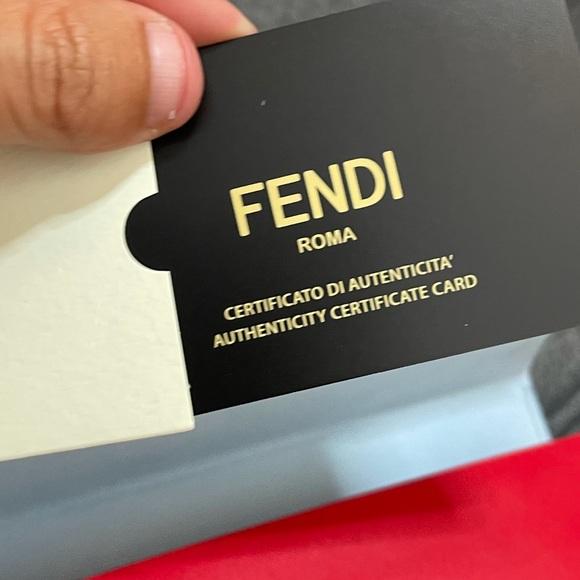 Fendi Oversized Aviator Sunglasses - Picture 9 of 10